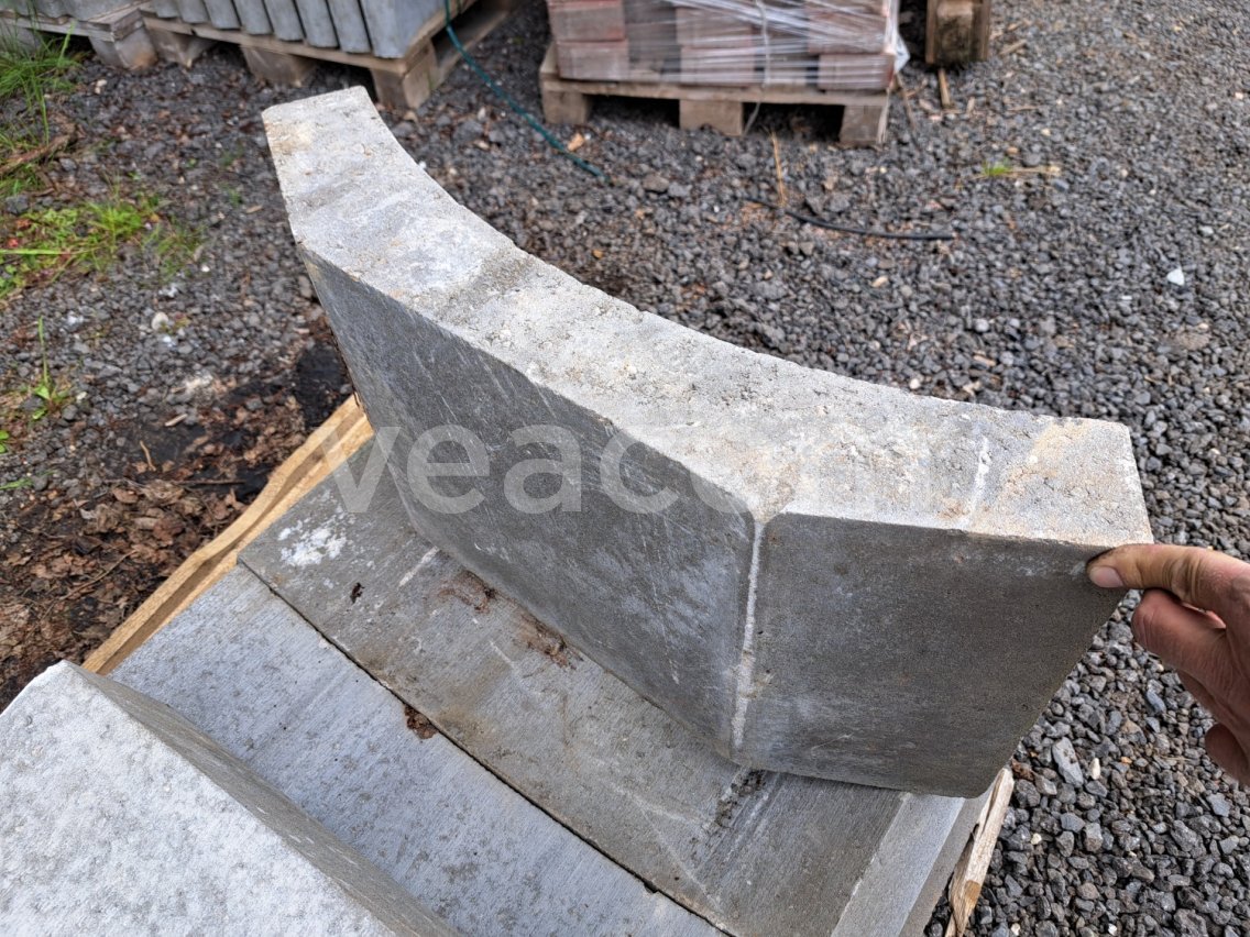 Online aukce:   ŽLABOVÉ BETONOVÉ TVÁRNICE