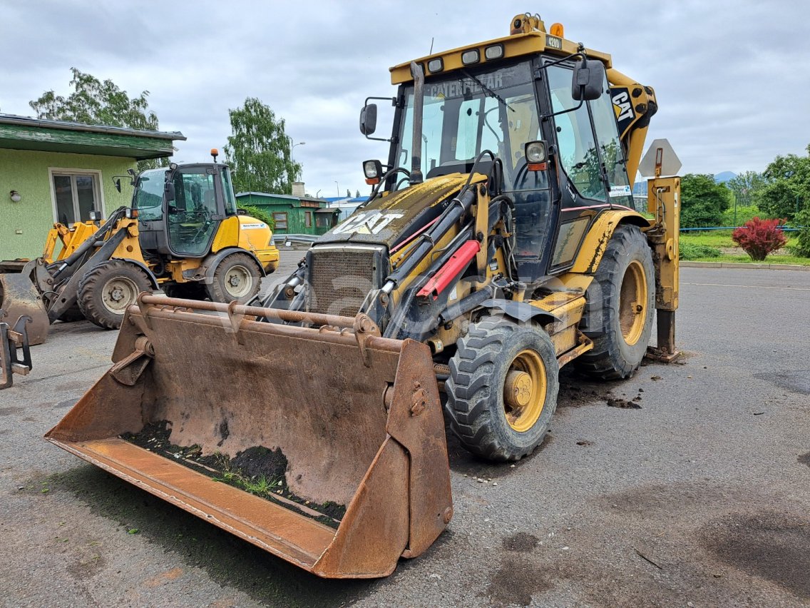 Online aukce: CATERPILLAR  428D 4X4