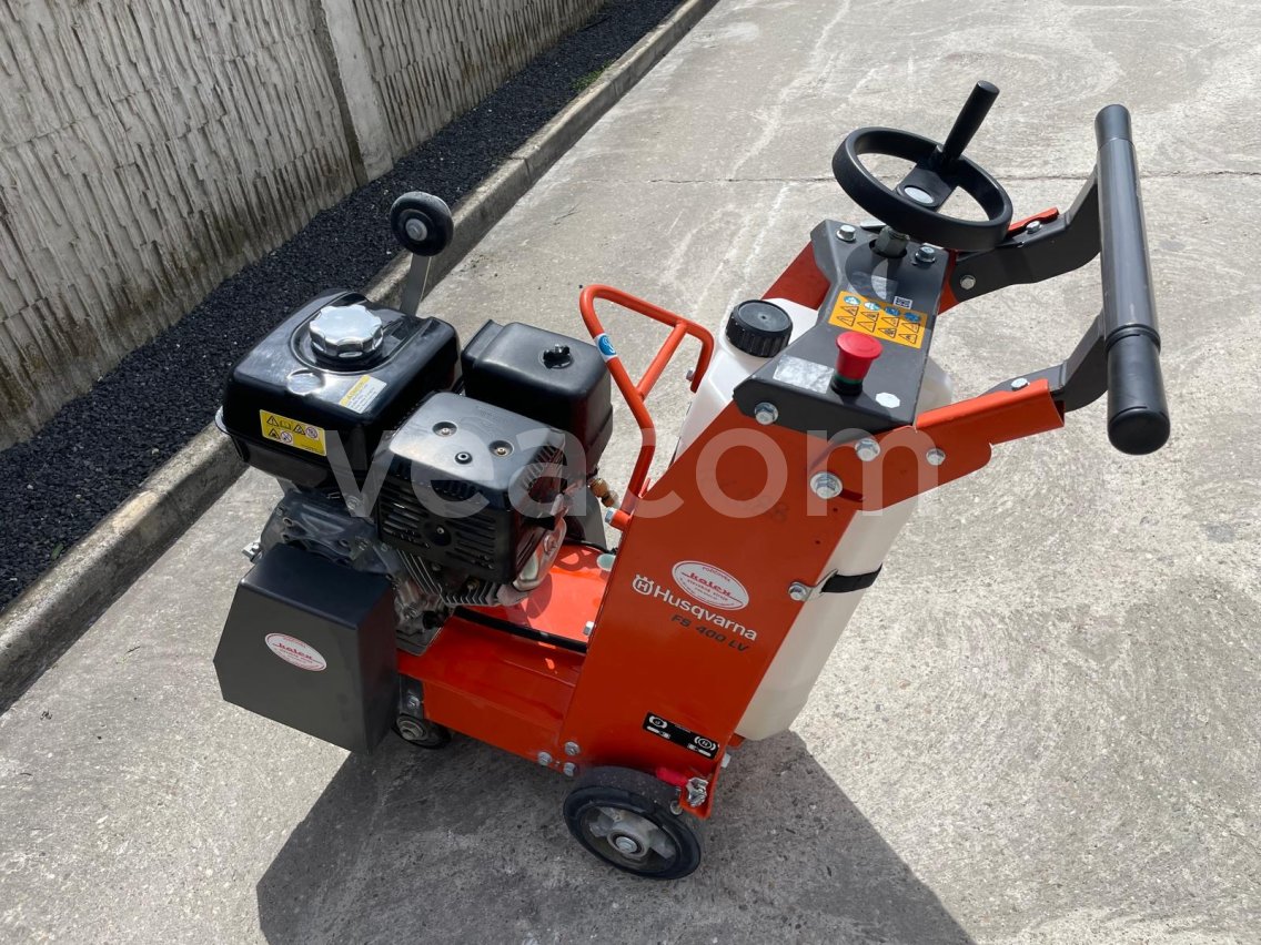 Online aukce:   HUSQVARNA FS400 LV
