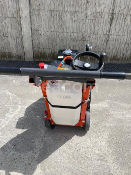 Online aukce:   HUSQVARNA FS400 LV