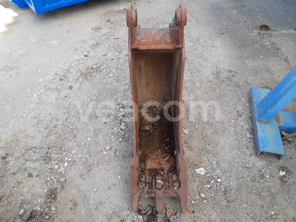 Online aukce:   Lopata 30cm JCB