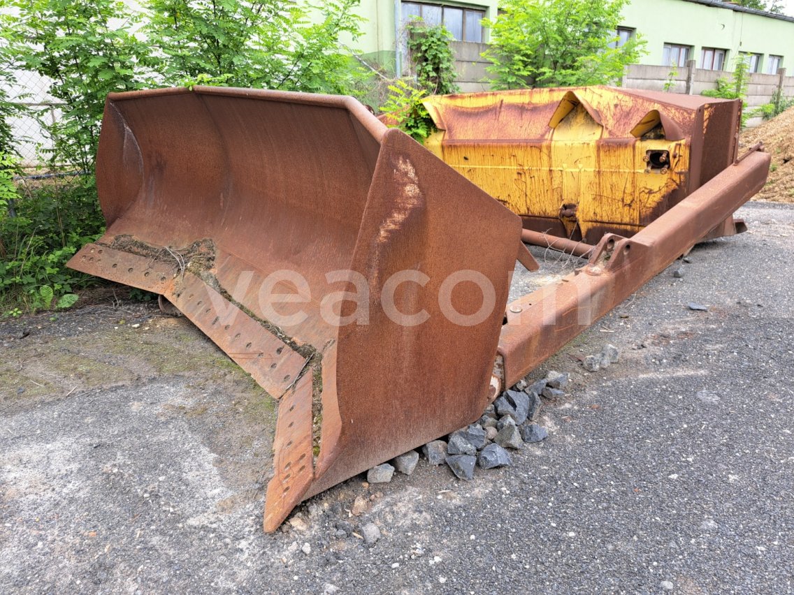 Online aukce:   RADLICE BECO NA KOMATSU D65