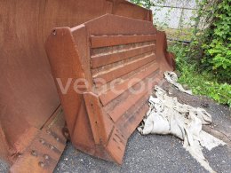 Online aukce:   RADLICE KOMATSU D65