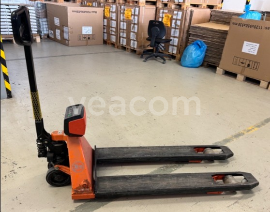 Online aukce: TOYOTA  LHM 200 SC