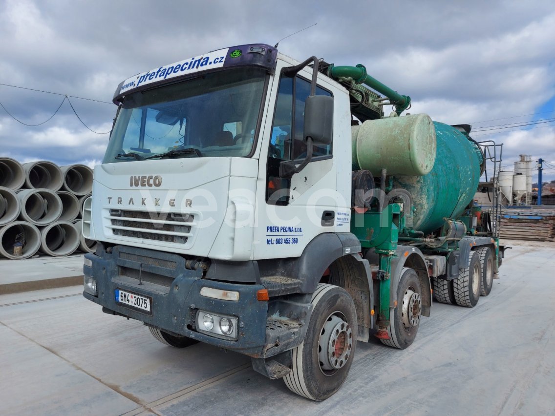 Online árverés: IVECO  TRAKKER 340 8x4 + CIFA MAGNUM MK28