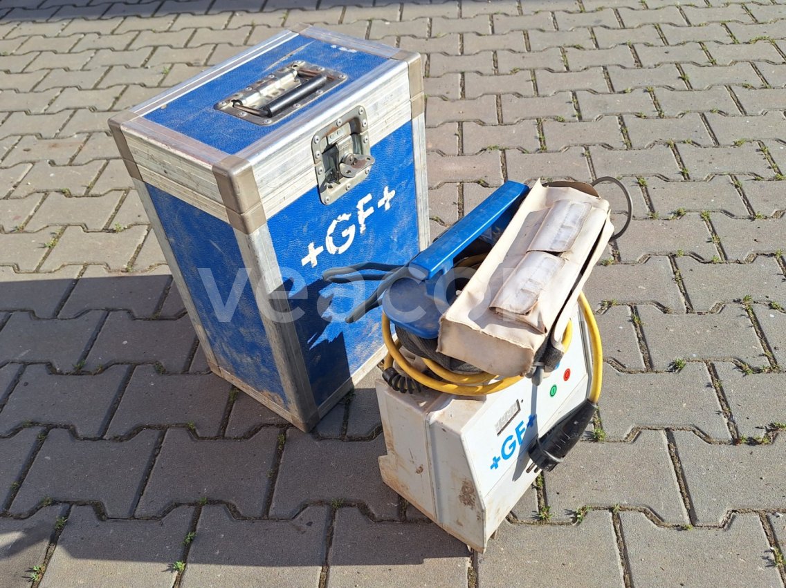 Online auction:   MSA PLUS 400
