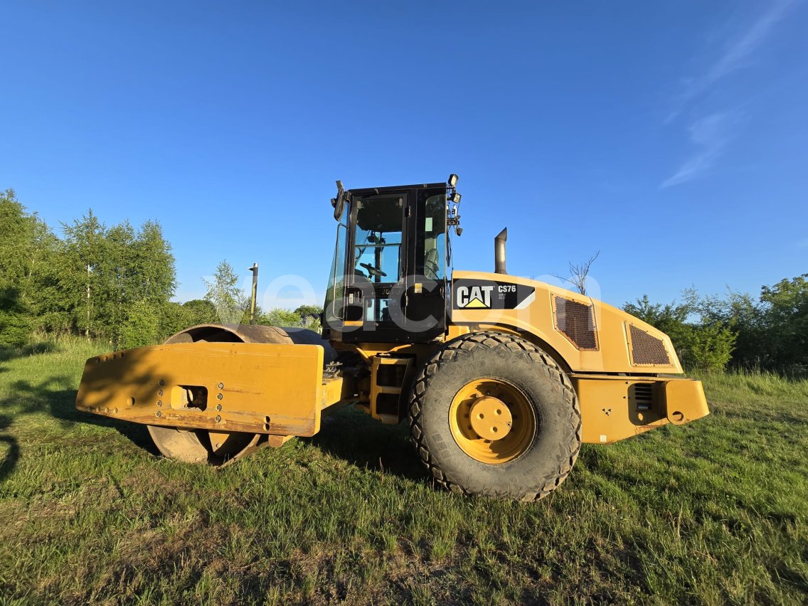 Online aukce: CAT  CS 76 XT