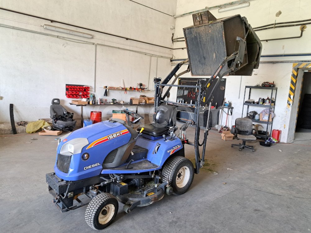 Online aukce: ISEKI  SXG 323