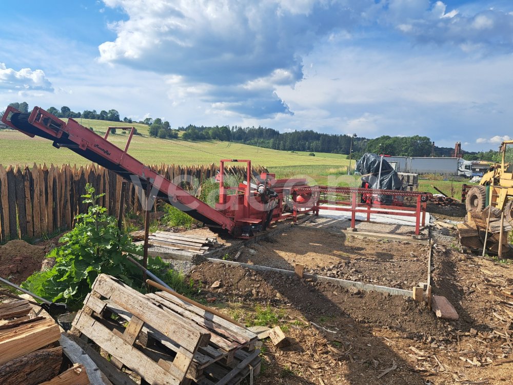 Online aukce:  ŘEZACÍ A ŠTÍPACÍ STROJ NA DŘEVO MONSTER RED