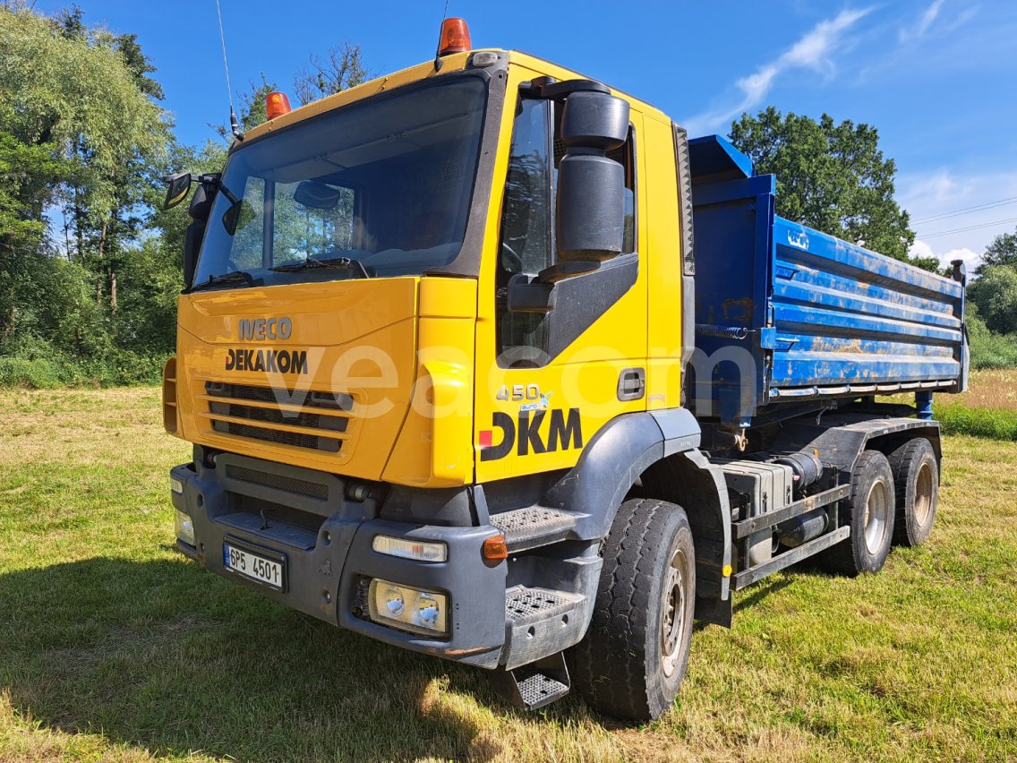 Online auction: IVECO  TRAKKER 6X4