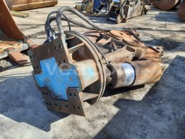 Online aukce:   KRUPP CC 2100 R - demoliční nůžky