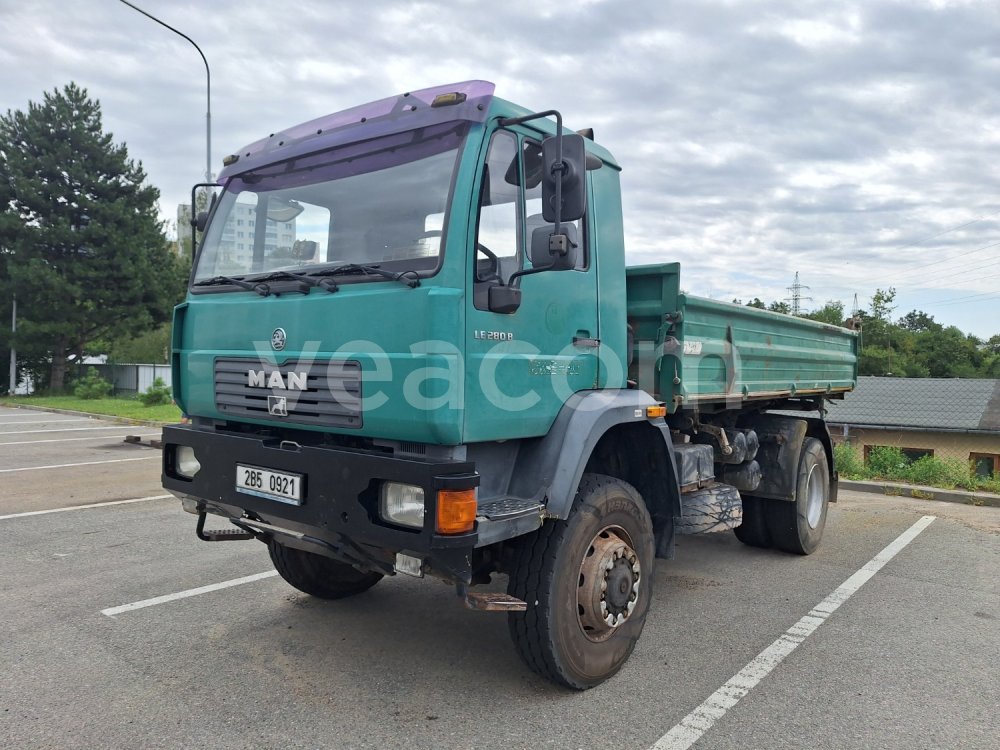 Aukcja internetowa: MAN  18.285 LAK 4X4
