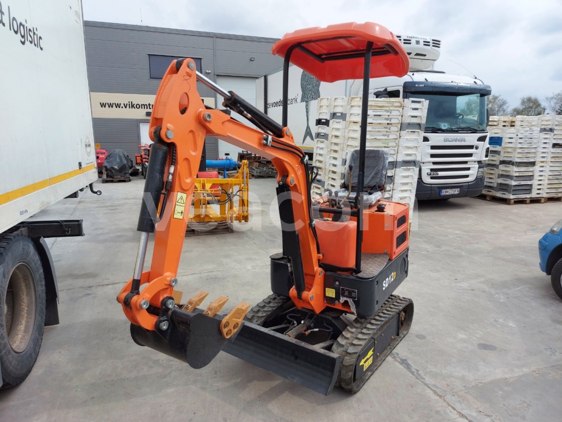 Online auction:   EXCAVATOR SD12D