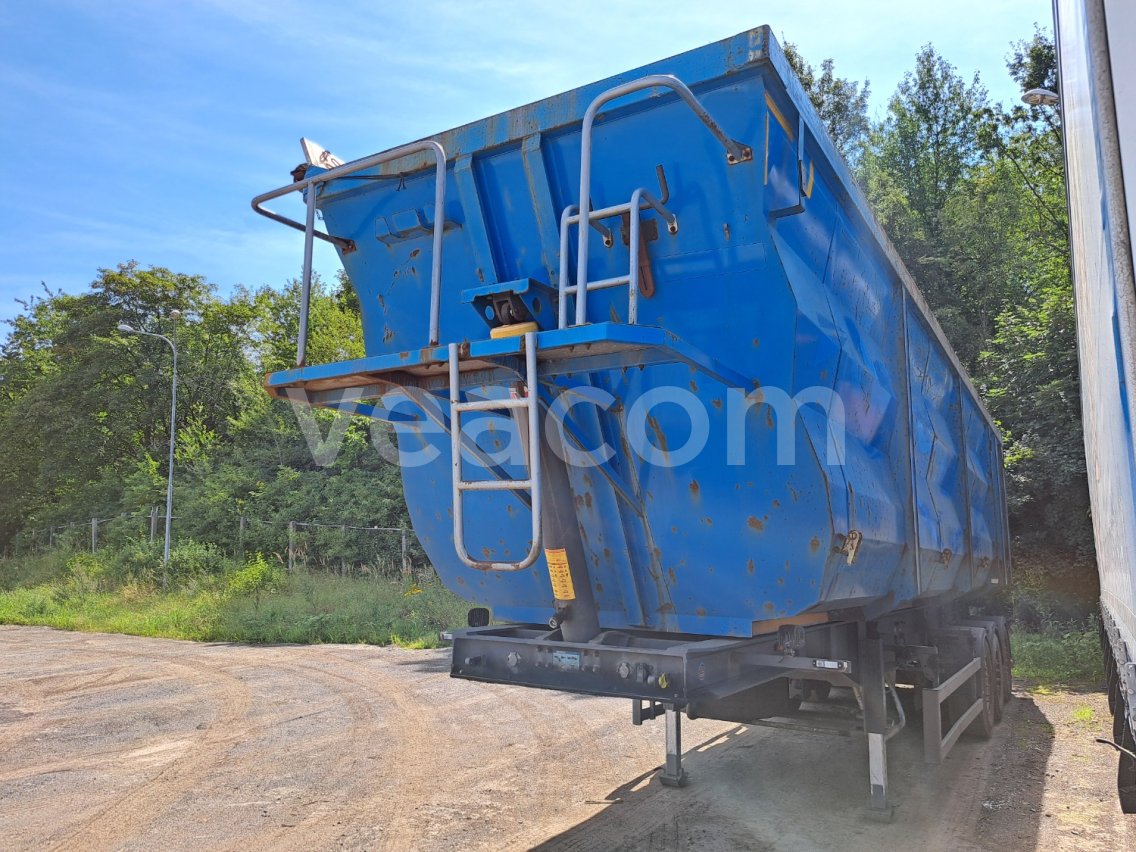 Online auction:   JANMIL NWD