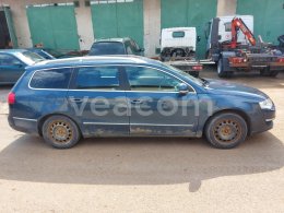 Online auction: VW  PASSAT VARIANT