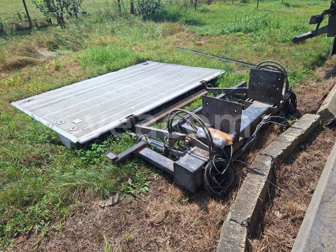 Online aukce:   HYDRAULICKÉ ČELO MBB 1500KL