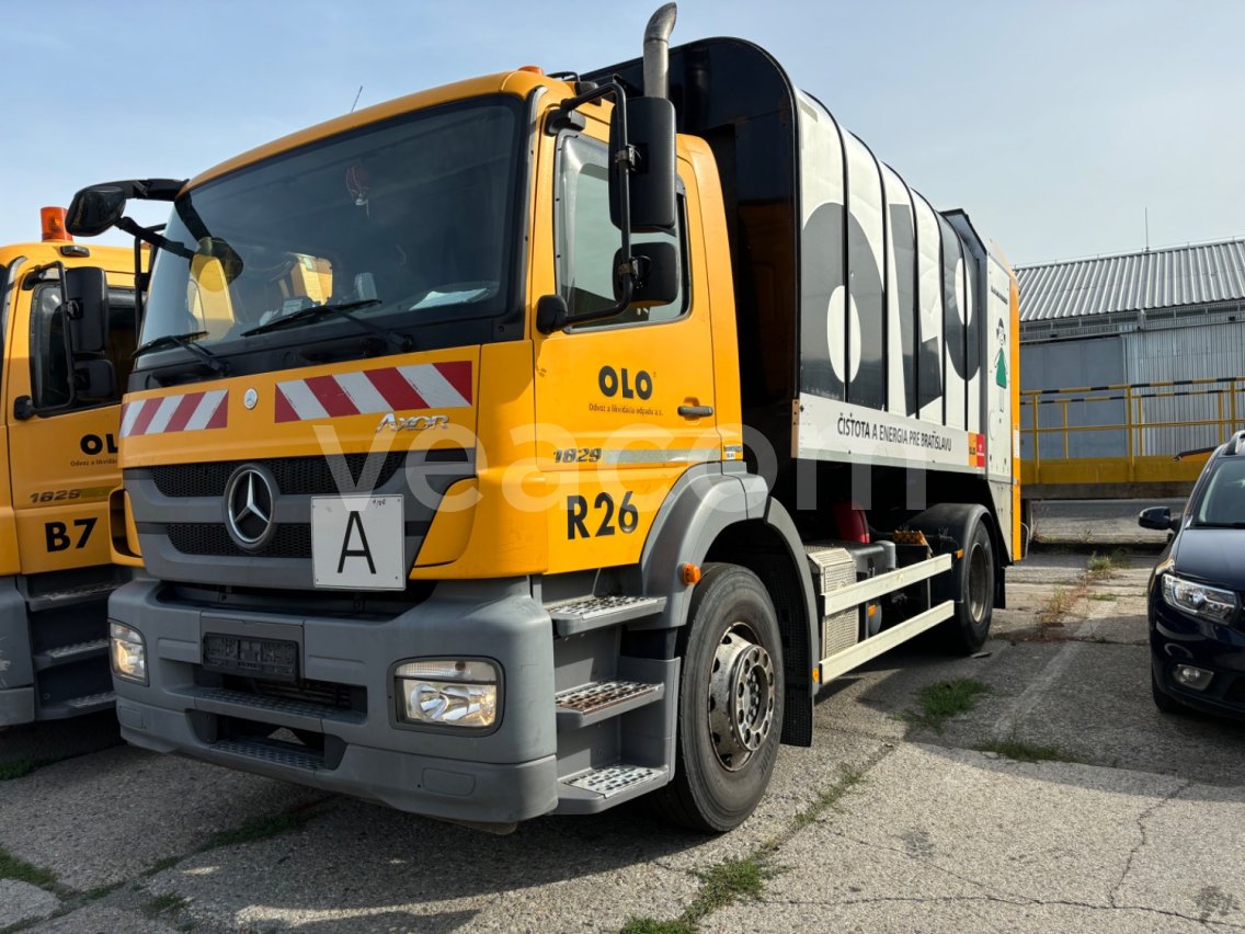 Online auction: MB  AXOR 950.53