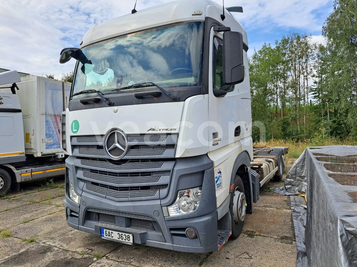 Online aukce: MB  ACTROS 2542 6X2 + KRONE ZZW18