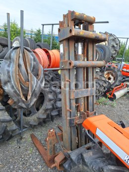 Aukcja internetowa:   HYDRAULICKÝ ZDVIH ZA TRAKTOR