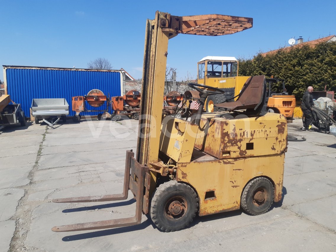 Online aukce:   Vysokozdvižný vozík