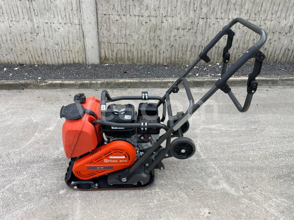 Aukcja internetowa: HUSQVARNA  LF75