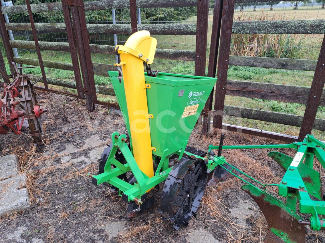 Online aukce:   BOMET S 239/2
