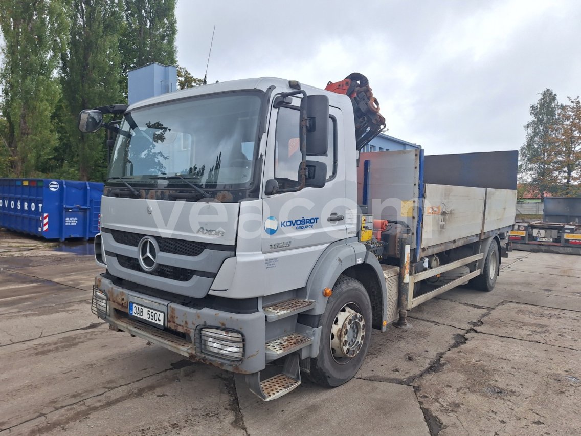 Online auction: MB  AXOR 1829