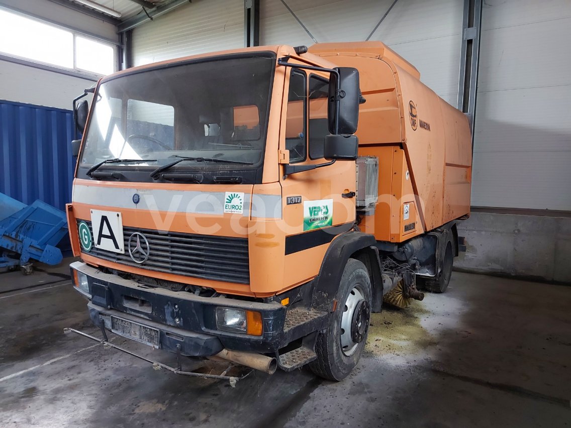 Online auction: MERCEDES-BENZ  1317