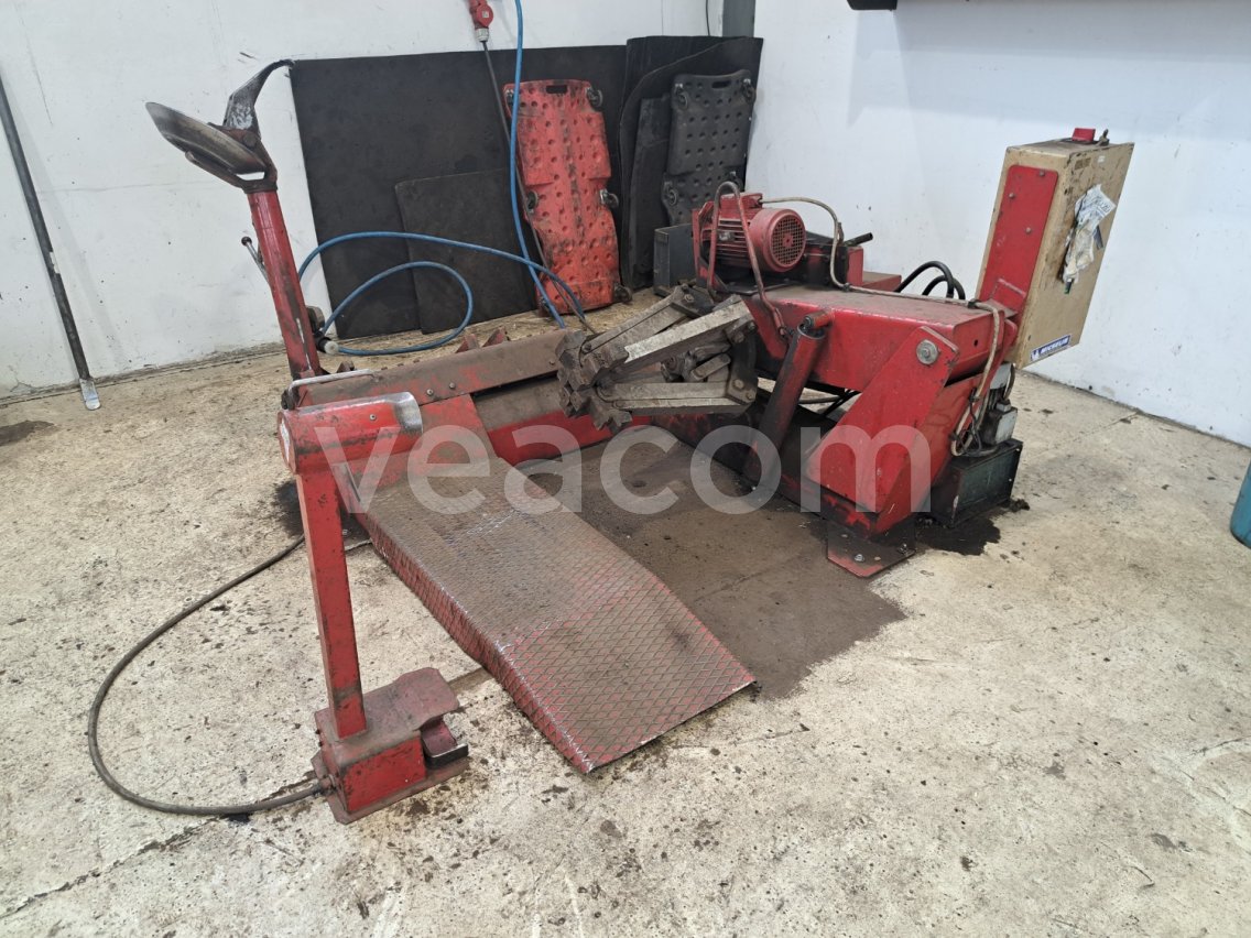 Online aukce:   US 2615
