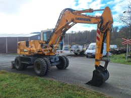 Online aukce: LIEBHERR  A310B 4X4