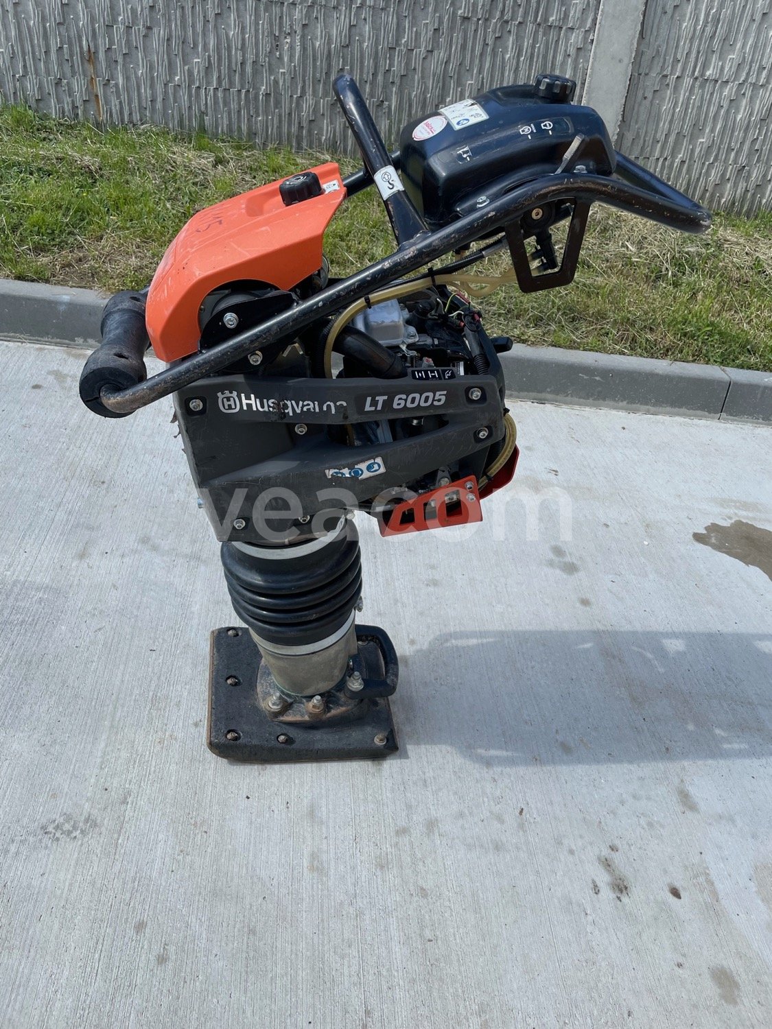 Online aukce:   Husqvarna LT6005