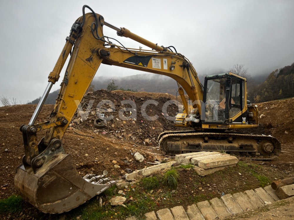 Online aukce: CATERPILLAR  318B