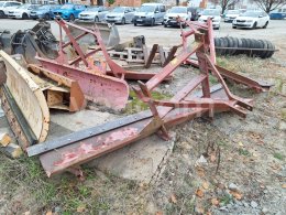 Online aukce:   SNĚHOVÁ RADLICE 300 CM ZA TRAKTOR
