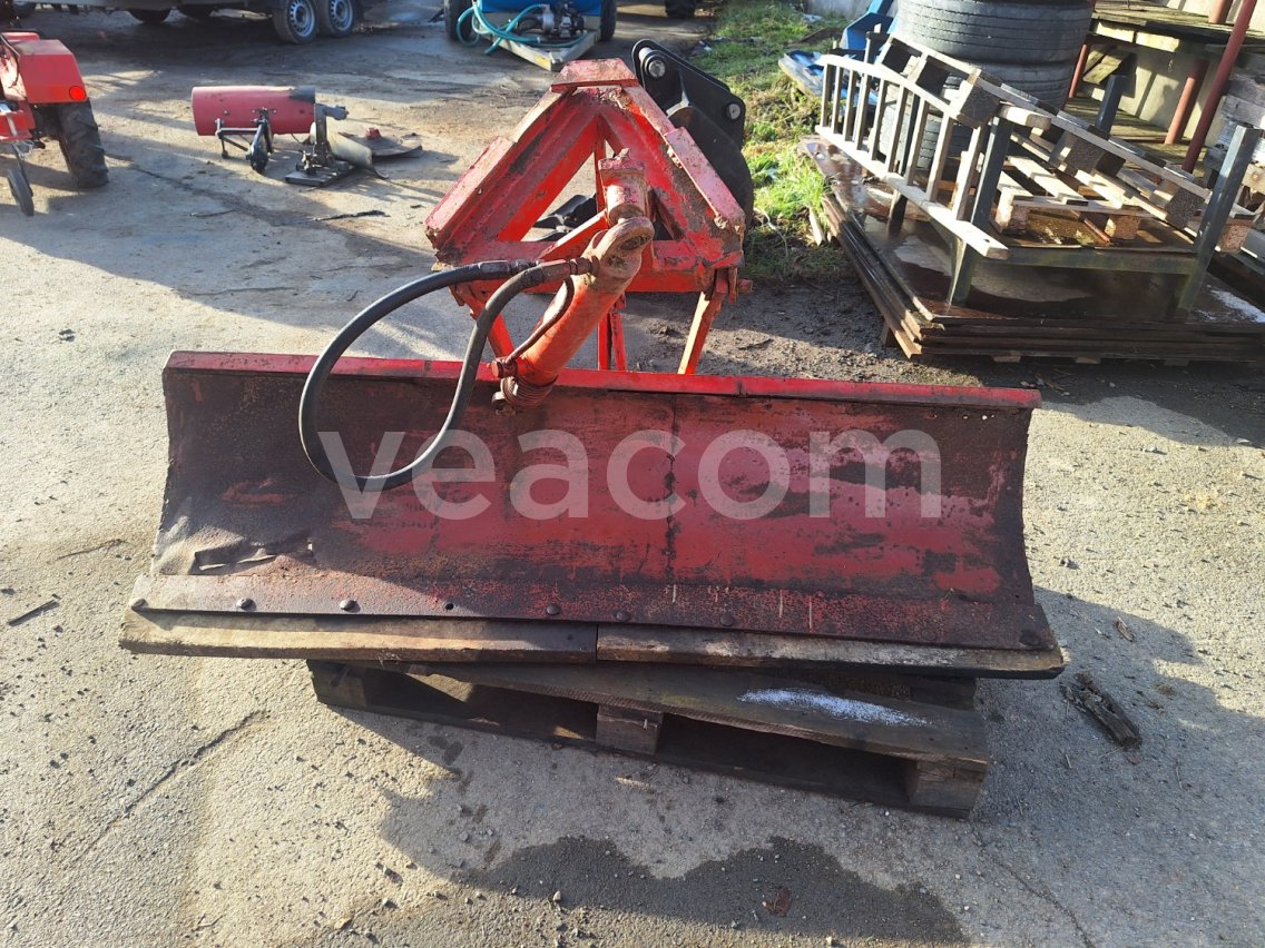 Online aukce:   RADLICE NA TRAKTOR MT 8-050 AGROZET