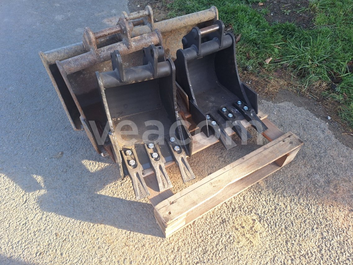 Online aukce:   4X LŽÍCE NA MINIBAGR DO 1000 KG