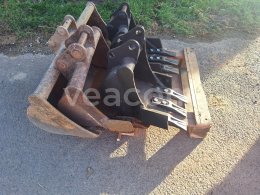 Online aukce:   4X LŽÍCE NA MINIBAGR DO 1000 KG