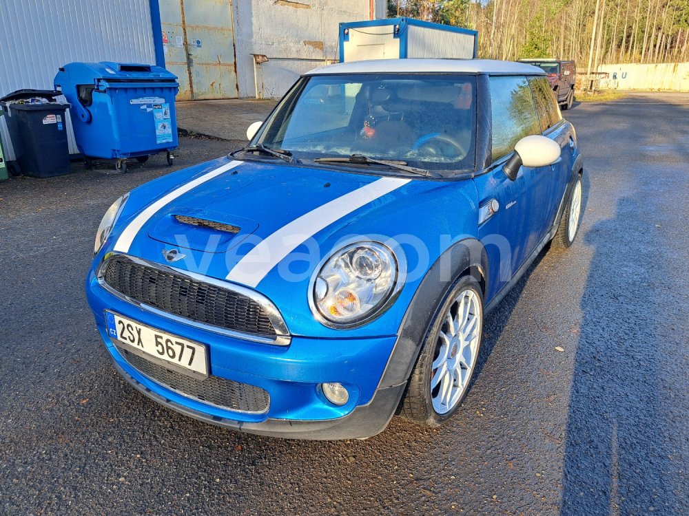 Online aukce:  MINI COOPER S