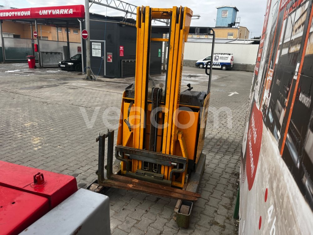 Online auction: JUNGHEINRICH ETV 110