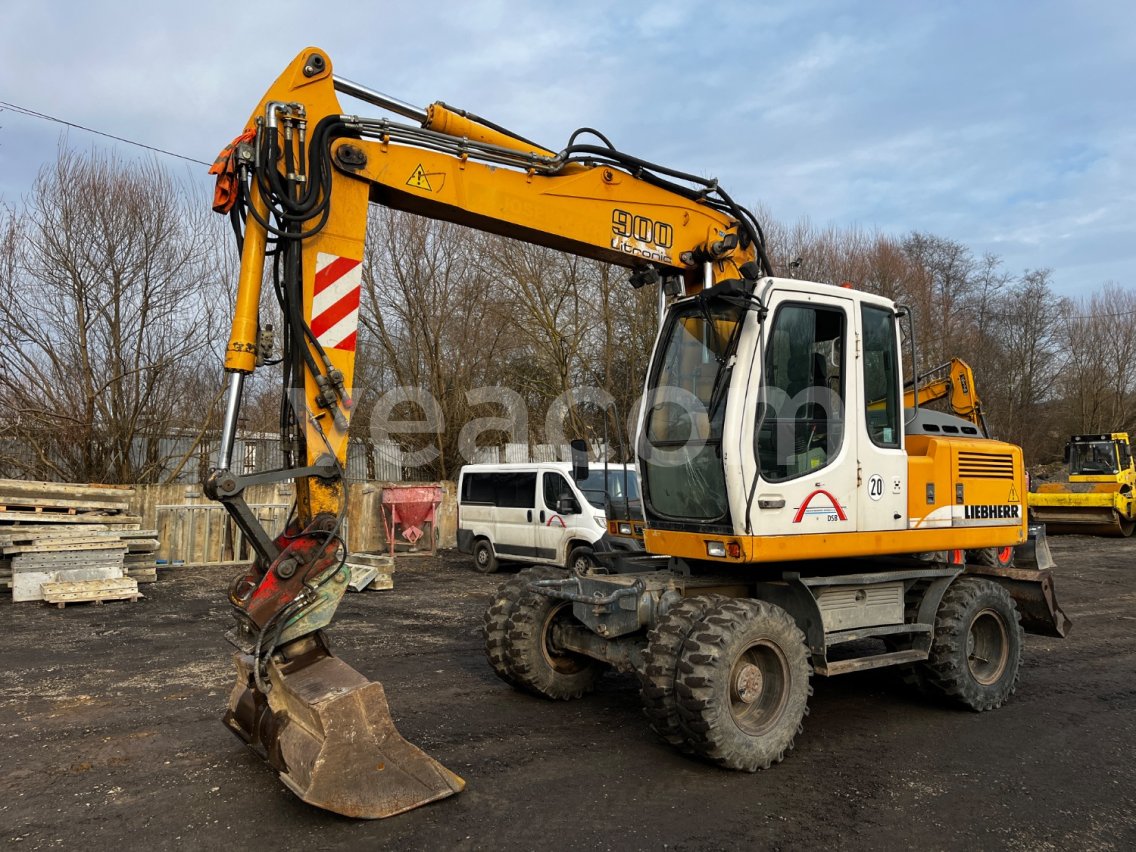 Aukcja internetowa: LIEBHERR A900 C LITRONIC 