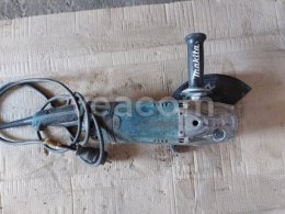 Online aukce:   MAKITA GA 9020R + MAKITA GA 9030R