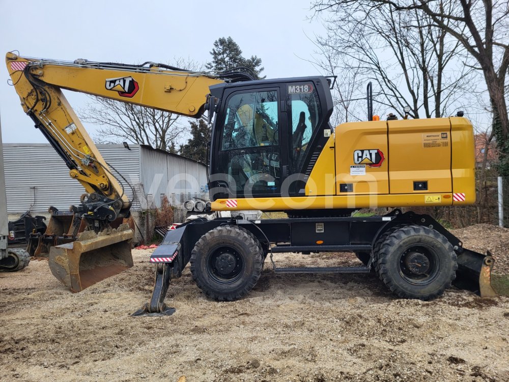 Online aukce: CAT  M318