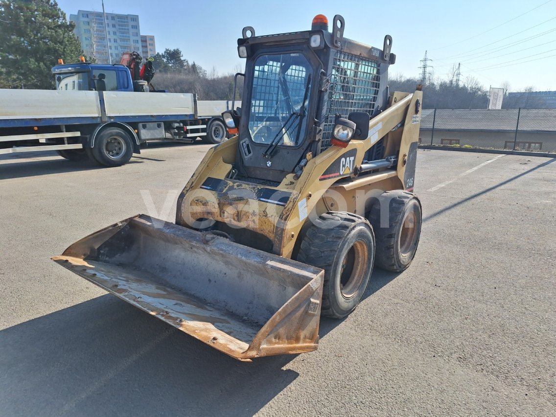 Online aukce: CAT  246 4X4