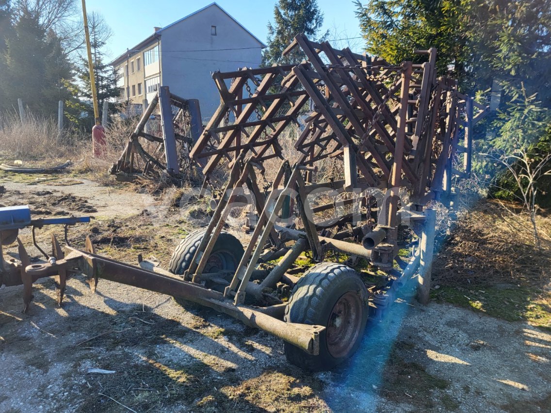 Online aukce:   STARÉ SMYKOVÉ BRÁNY