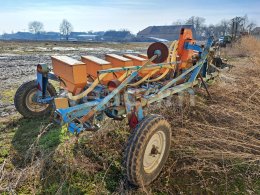 Online aukce:  PNEUMATICKÝ SECÍ STROJ MULTI-CORN, 12-TI ŘÁDKOVÝ