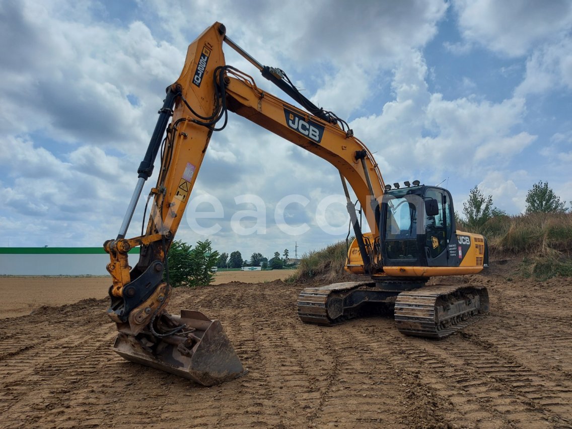 Online árverés: JCB  210LC