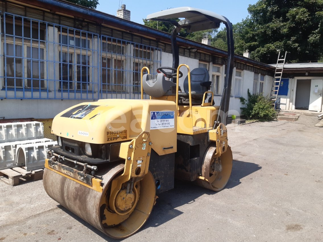 Online auction: CATERPILLAR  CB-224E