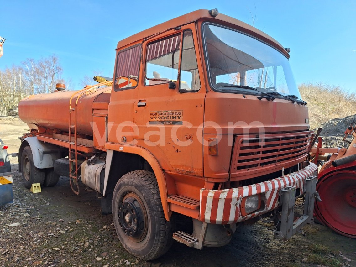 Online-Versteigerung: KAROSA  SA8 - L110
