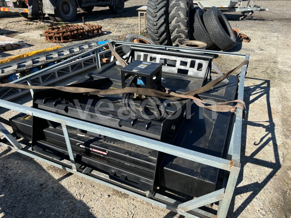 Online aukce:   SKID STEER BRUSH CUTTER 72IN