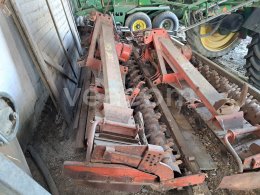 Online auction: KUHN  ROTAČNÍ BRÁNA 4,5 M