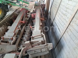 Online auction: KUHN  ROTAČNÍ BRÁNA 4,5 M